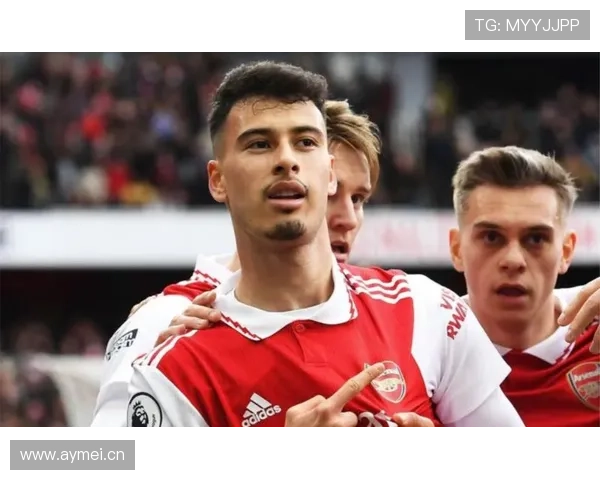 马丁内利从边锋到全能攻击手的角色进化分析